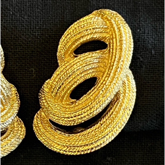 Monet Clip-on Earrings - Picture 3 of 8